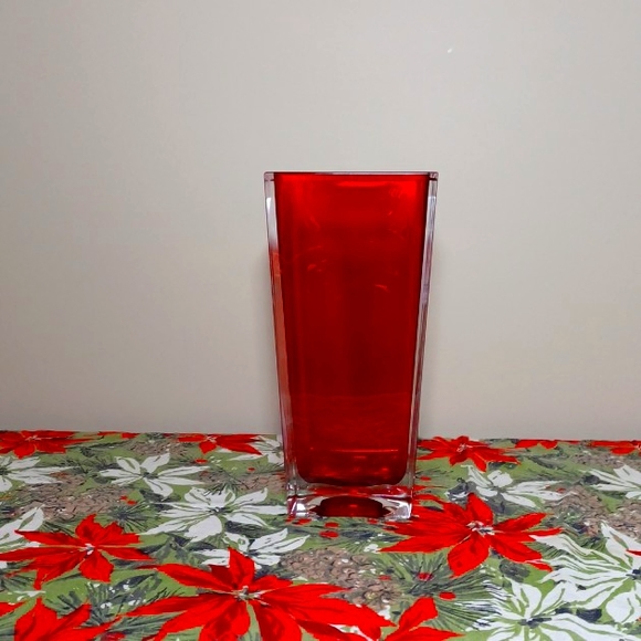 Tellaflora 24% Lead Crystal Red Vase - Picture 2 of 4